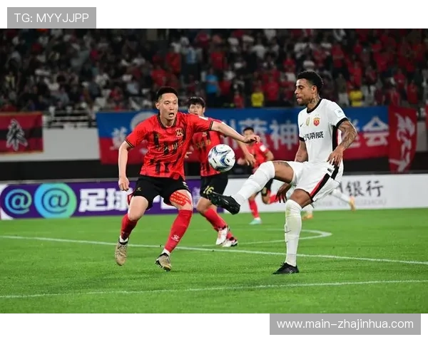 上海海港对阵河南队主场优势 在浦东体育场保持全胜记录